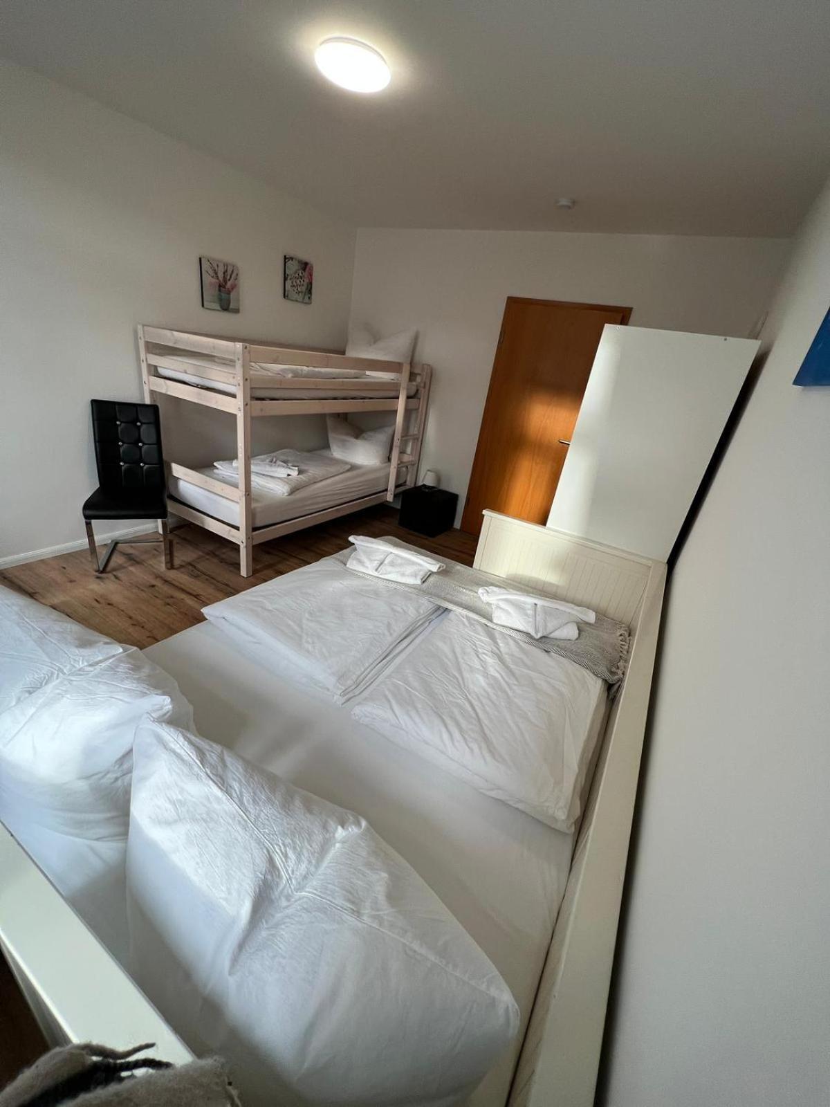 Bernstein Ruhig, Familienfreundlich Mit Garten Apartment Rostock